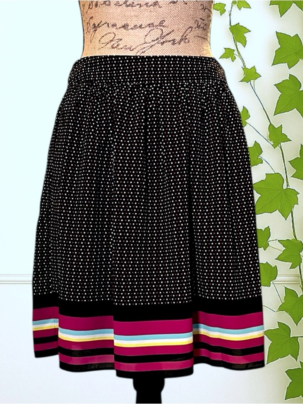 Old Navy Black Fully Lined Mini Skirt Size 4